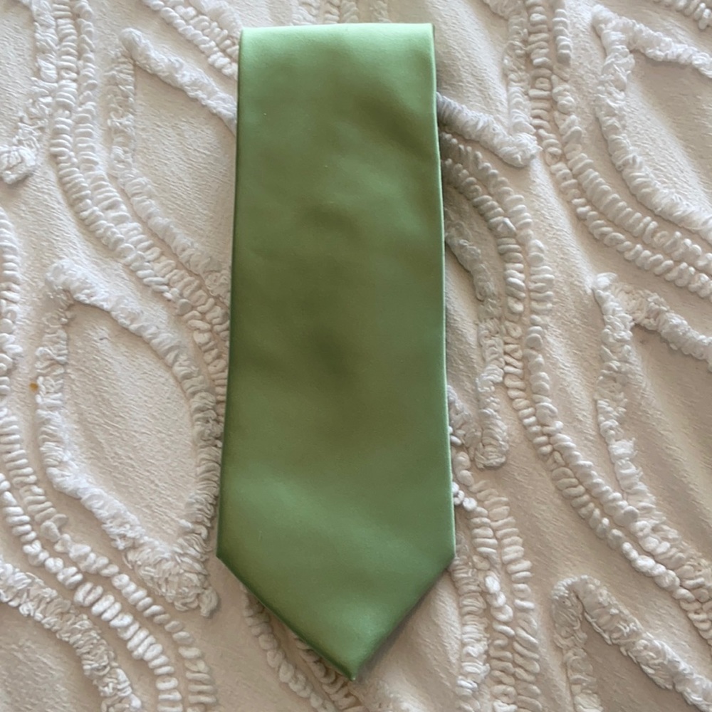 Metropolitan View men’s tie
